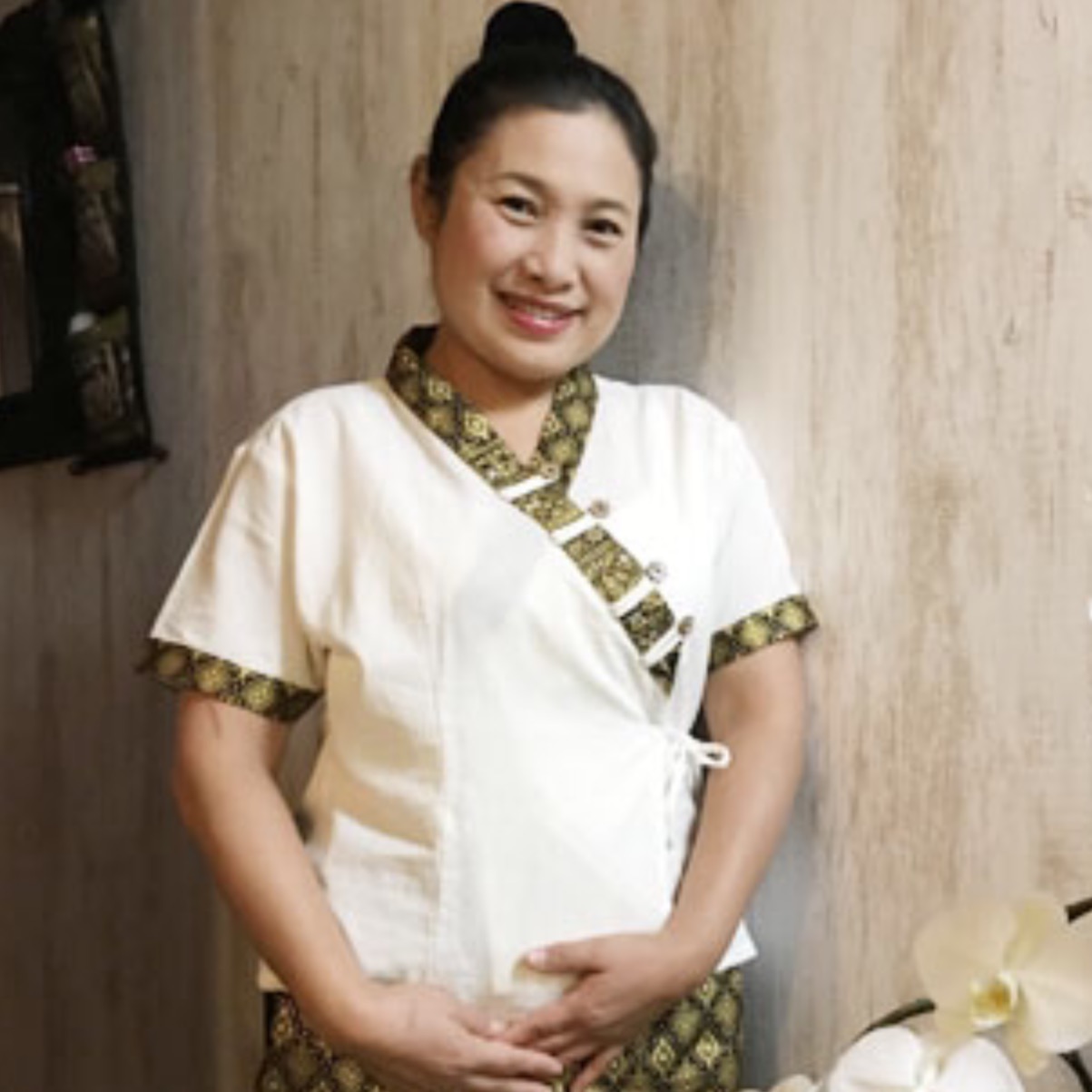 タイ古式マッサージ フゥアンファー 〜伊勢佐木町〜 スタッフ｜横浜・川崎のリラクゼーション・マッサージ/クーポン情報｜横浜リラクnavi