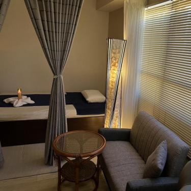 カーテンで仕切られるお部屋です